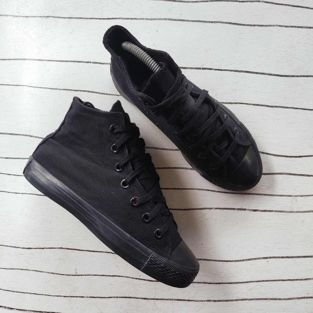 Black converse store 4.5