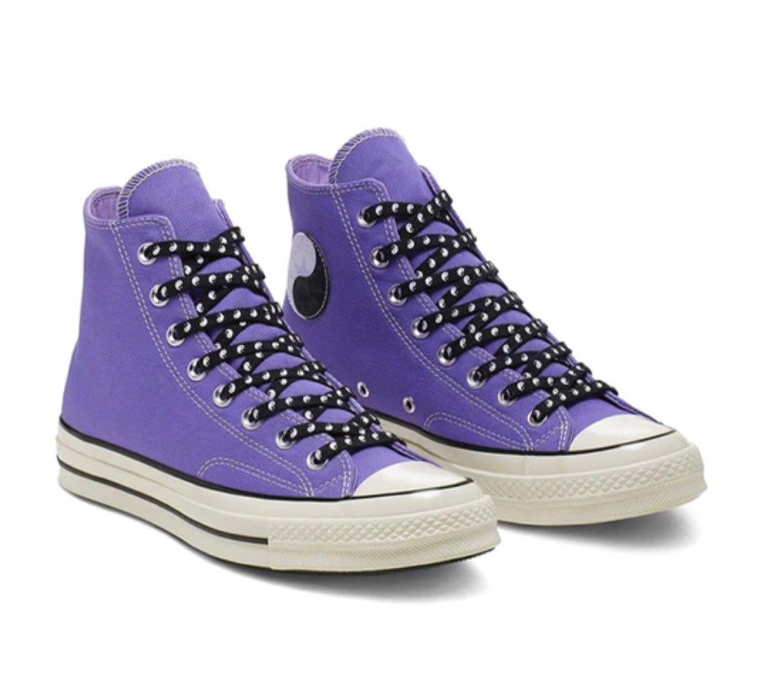 Psy kicks top converse