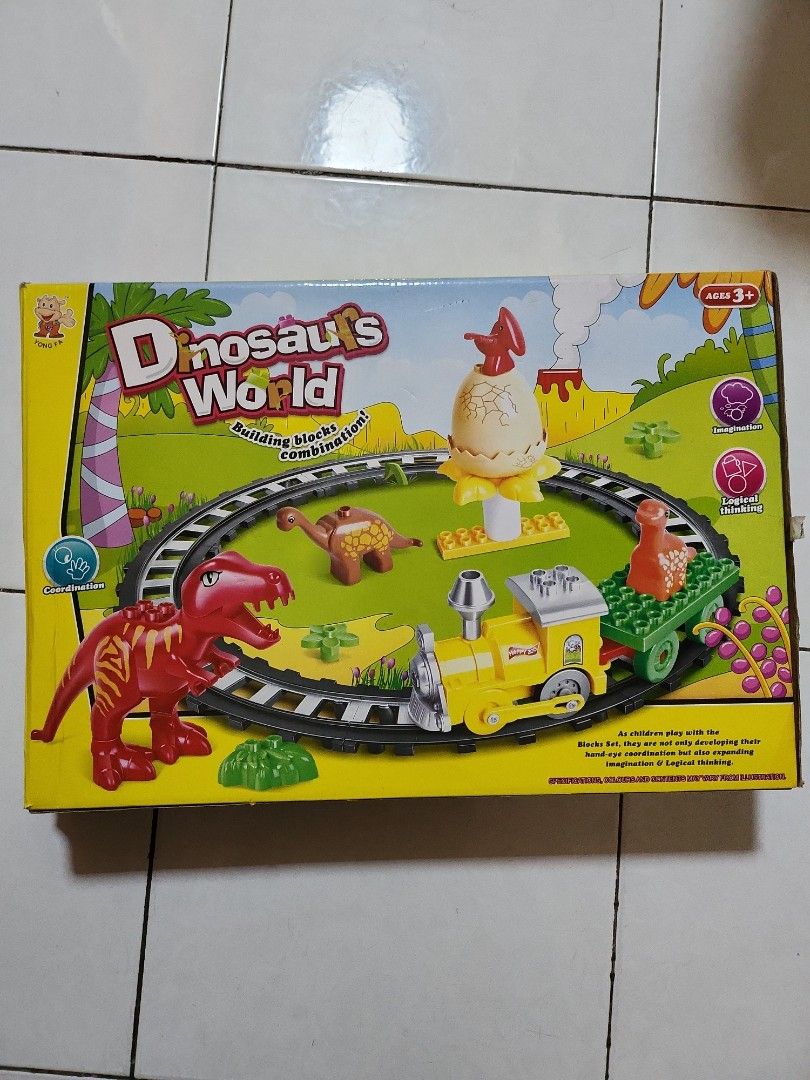 Dinosaur world train tracks new arrivals