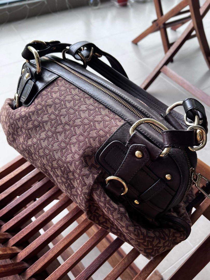 Dkny navy hotsell bag
