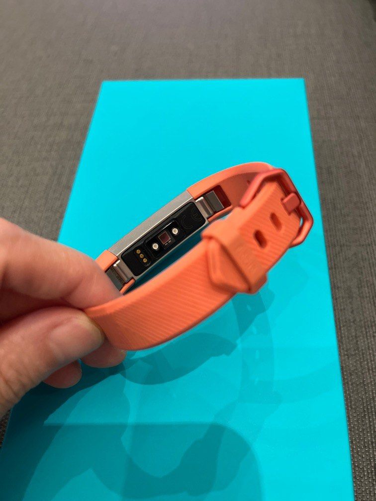 Fitbit Alta HR 智慧運動手錶橘色S size, 手機及配件, 智慧穿戴裝置及