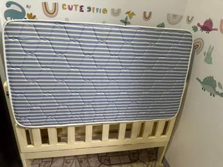 FOR SALE!! Baby crib 100% good condition hindi nagamit  (with free bed sheet and pillows)