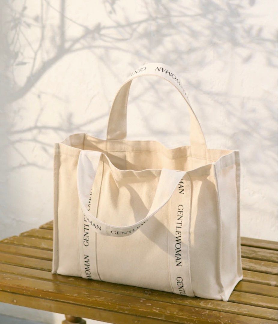 Gentlewoman logo strap bag (Category: Tote Bags) located in Quezon City. Submitted by cmsia (Listing ID 1245123598, Image 1). Description: Onhand Gentlewoman logo strap bag 💯 Thailand .