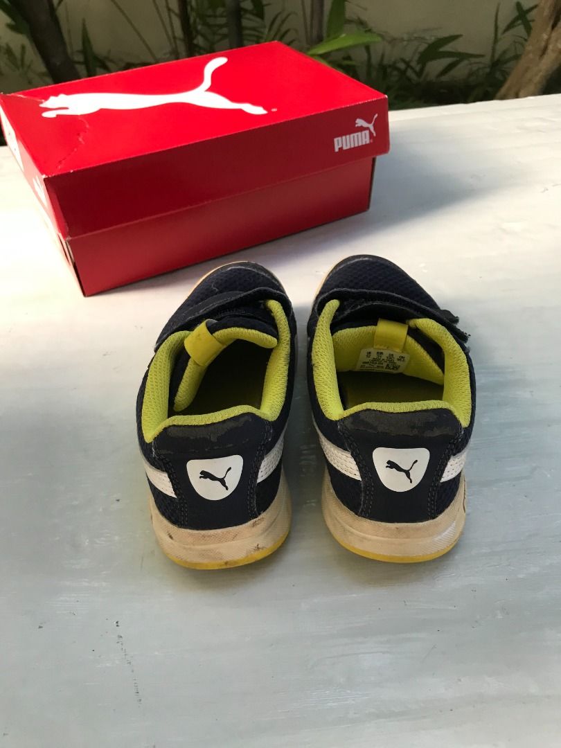 Genuine Kid s Puma shoes Size UK12 BR 31 CM 18.5. In good condition