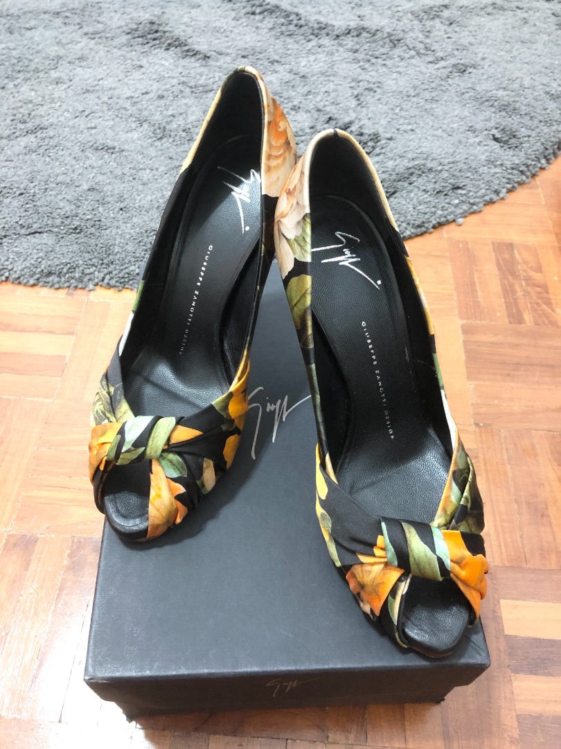 Yellow giuseppe heels discount