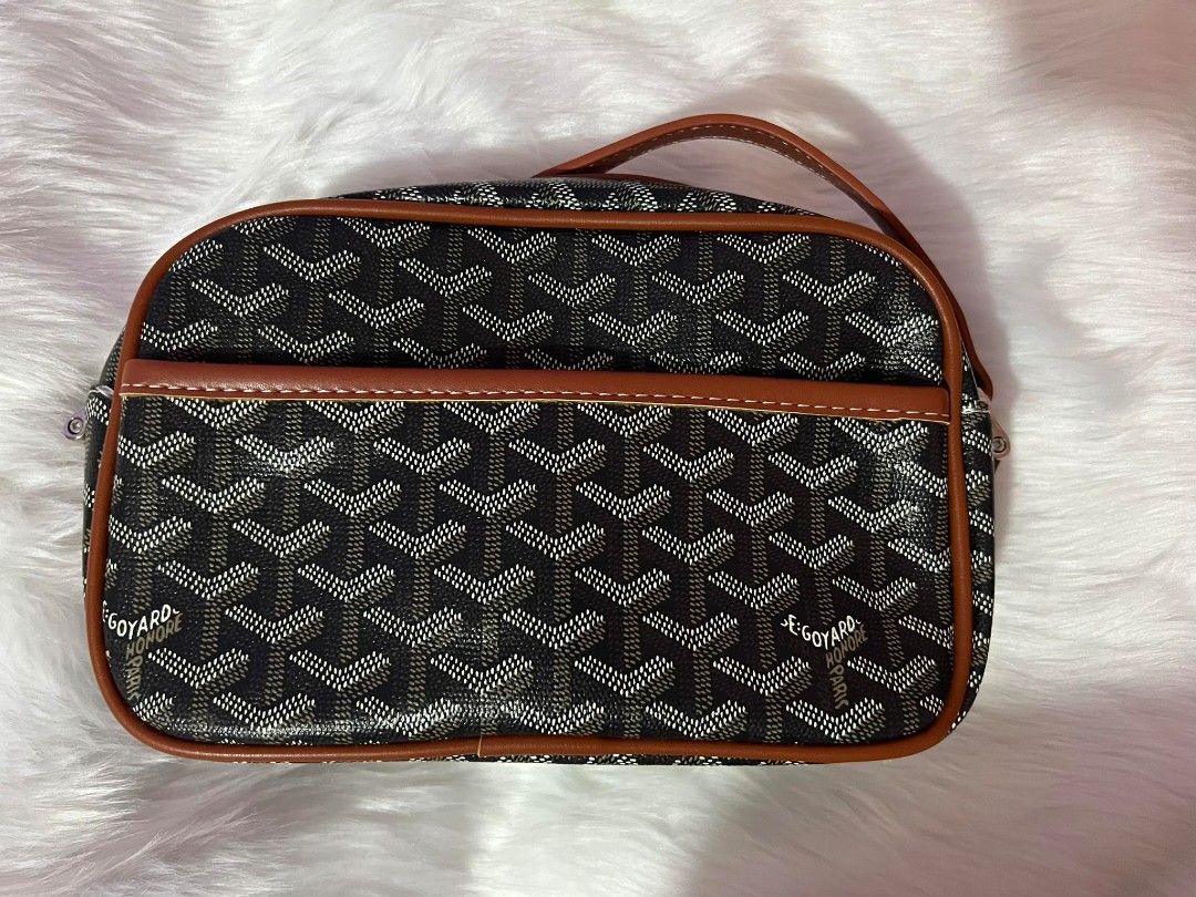 GOYARD Goyardine Amacapvert Crossbody Bag Black Gold