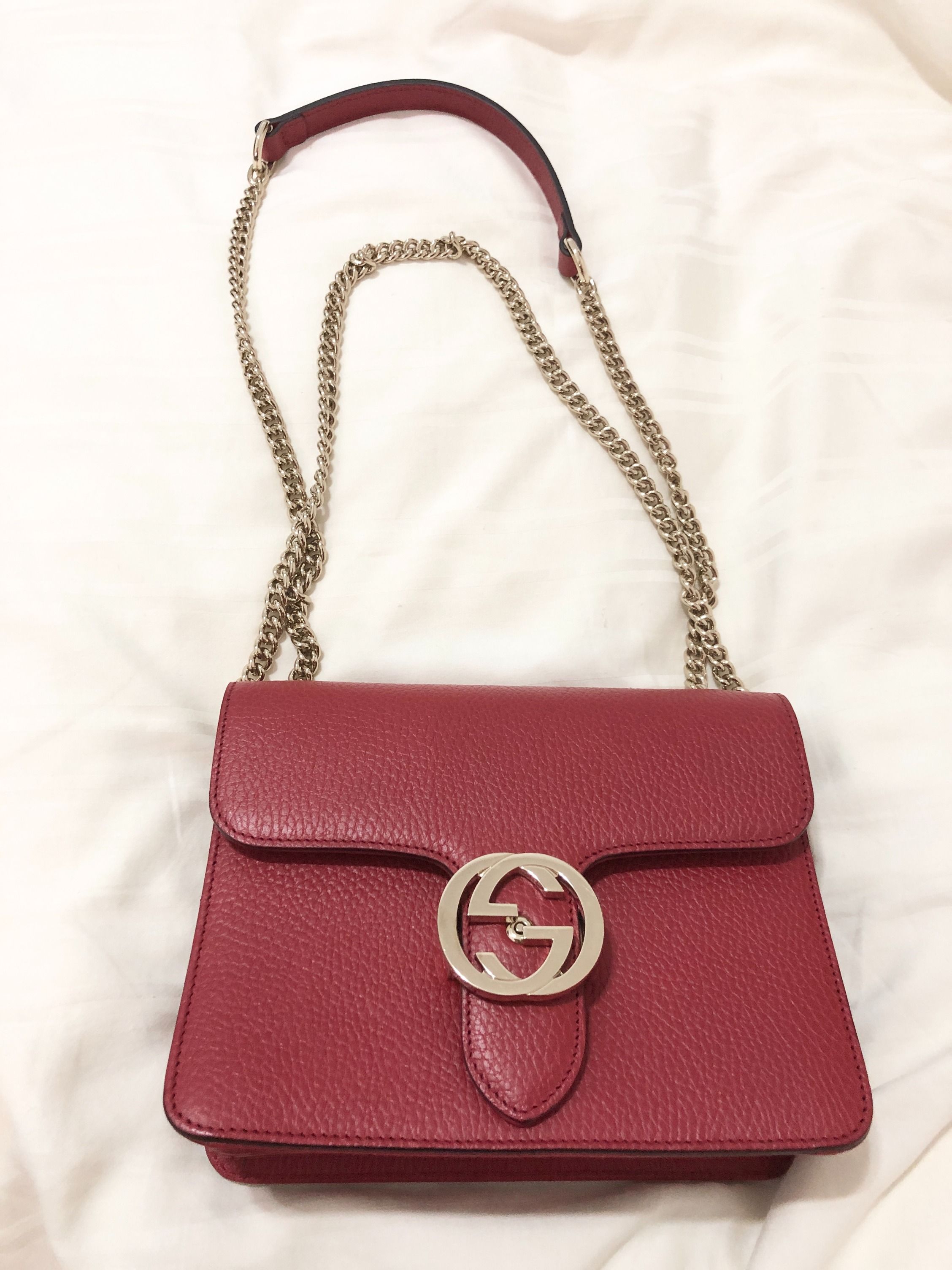 Gucci Interlocking GG Shoulder Bag Red