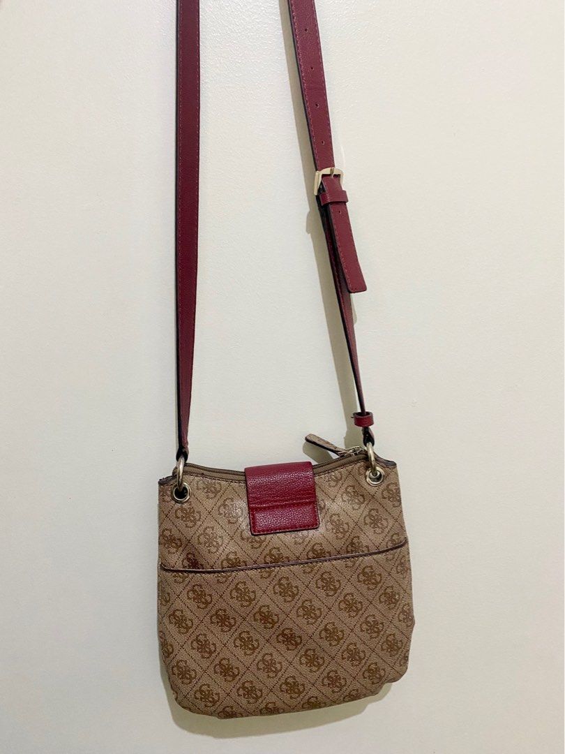Guess logo luxe tourist crossbody store