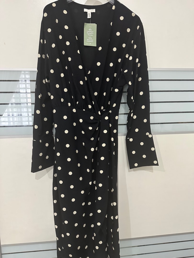 H M wrap dress Women s Fashion Tops Blouses on Carousell