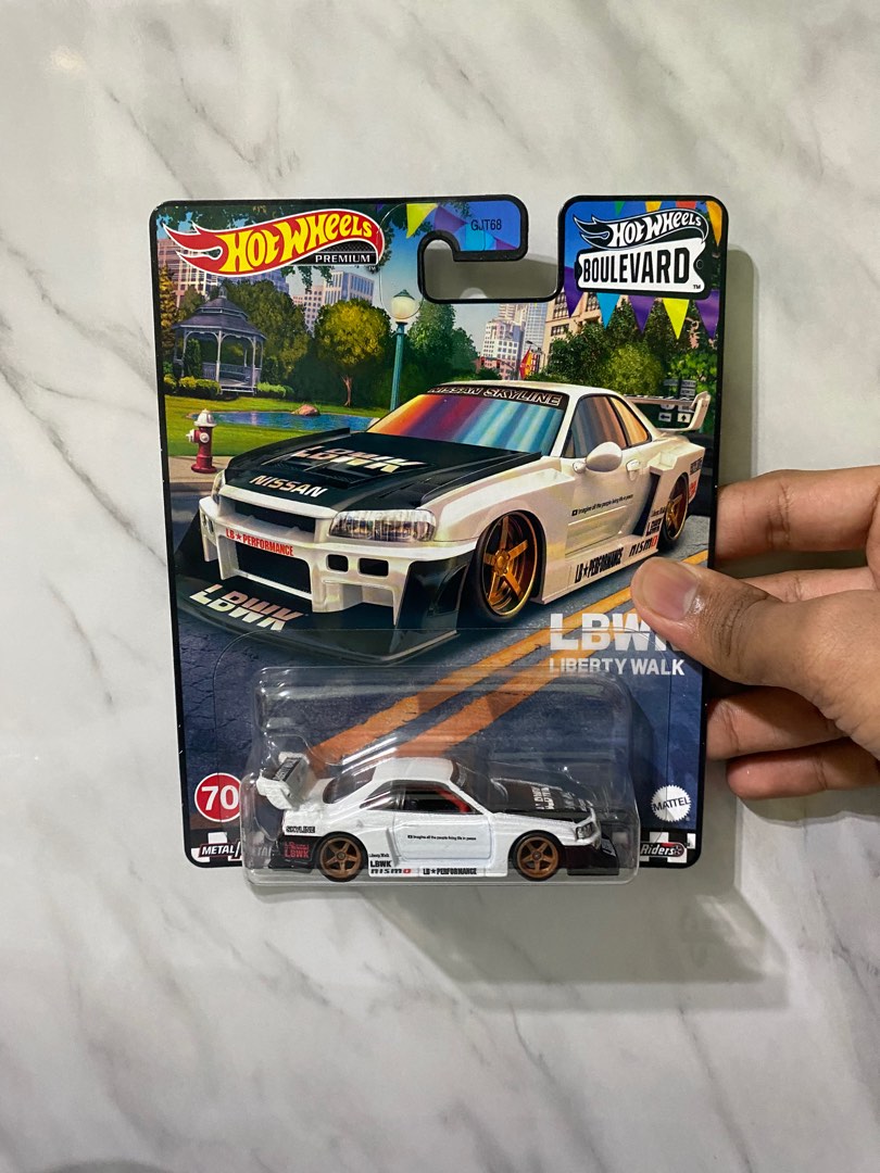 Hot Wheels Boulevard LBER34 Super Silhouette Nissan Skyline White