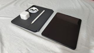 iPad Air 5th Gen (Space Grey) [256GB] WiFi + Magic Keyboard + Apple Pencil 2nd Gen