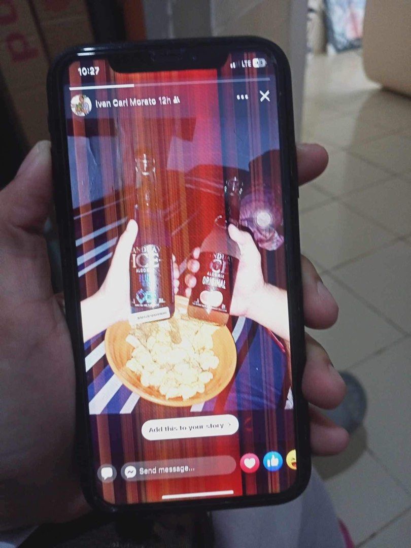 Iphone Xr 256gb (Lcd Issue) (Category: iPhone X Series) located in Malabon City. Submitted by jenq07 (Listing ID 1245068269, Image 1). Description: Sira na po lcd other than that wala na pong issue ( view pics for Issue) .