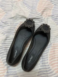 (Category: ) located in . Submitted by mamedwardrobe (Listing ID 1245131289, Image 1). Description: .