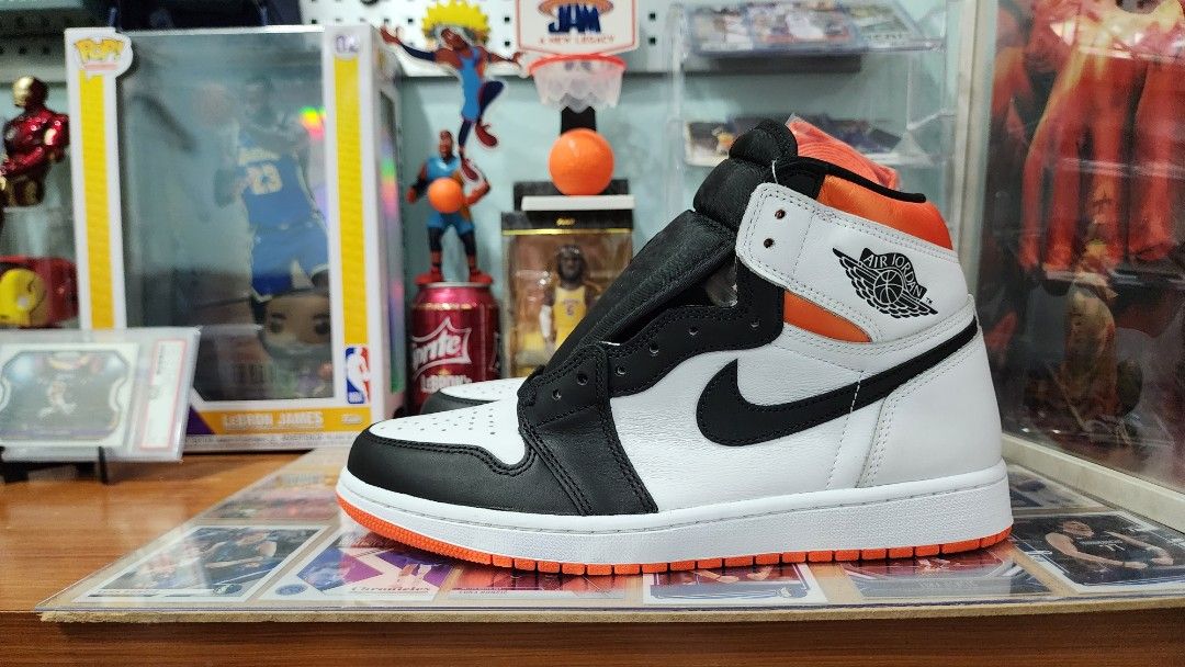 Air jordan 1 retro high og black orange 2025