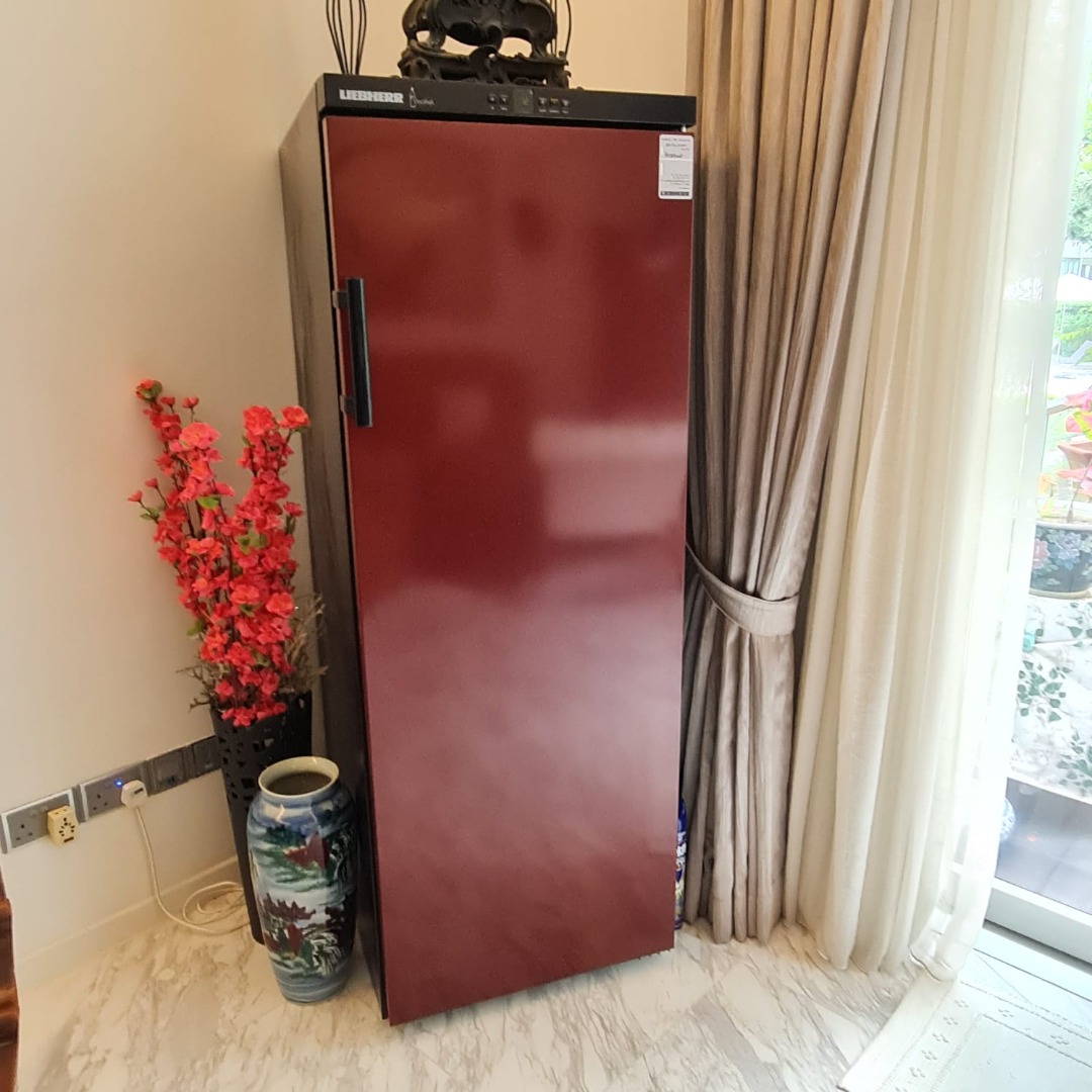 Liebherr 6 shelves wine fridge, TV & Home Appliances, Kitchen Appliances, Wine Cellar & Storage