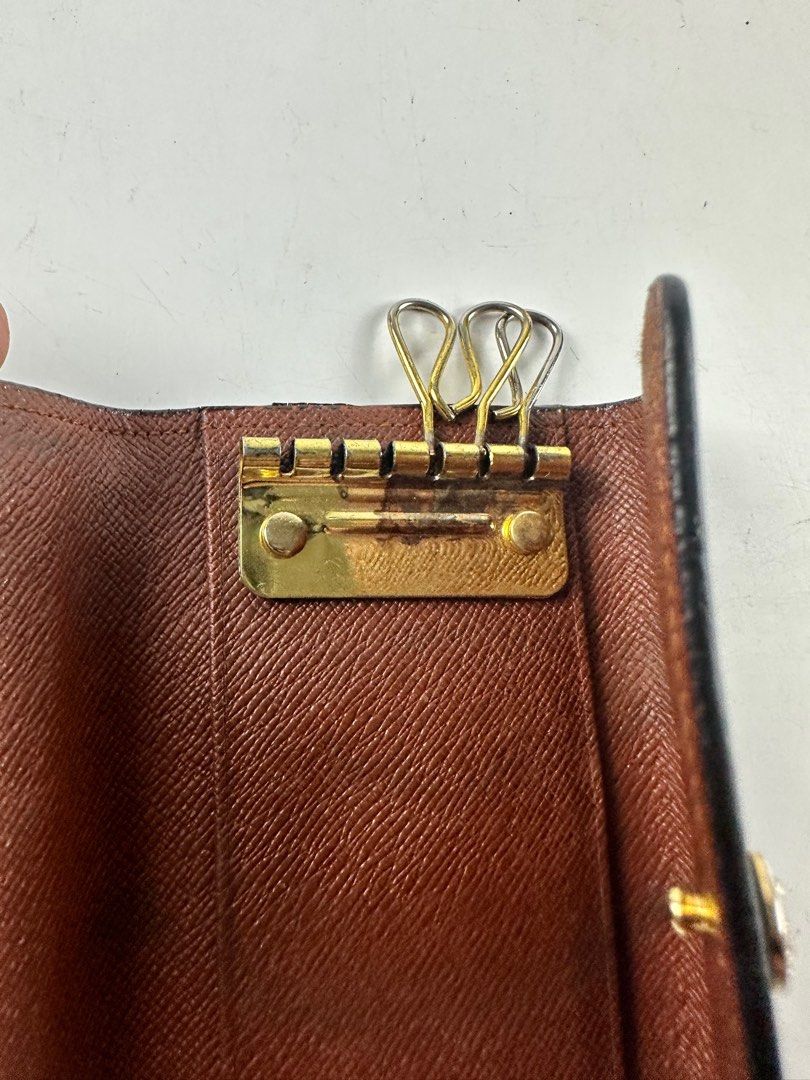 LOUIS VUITTON SIX KEY HOLDER VS KEY POUCH - WHICH ONE IS BETTER? 