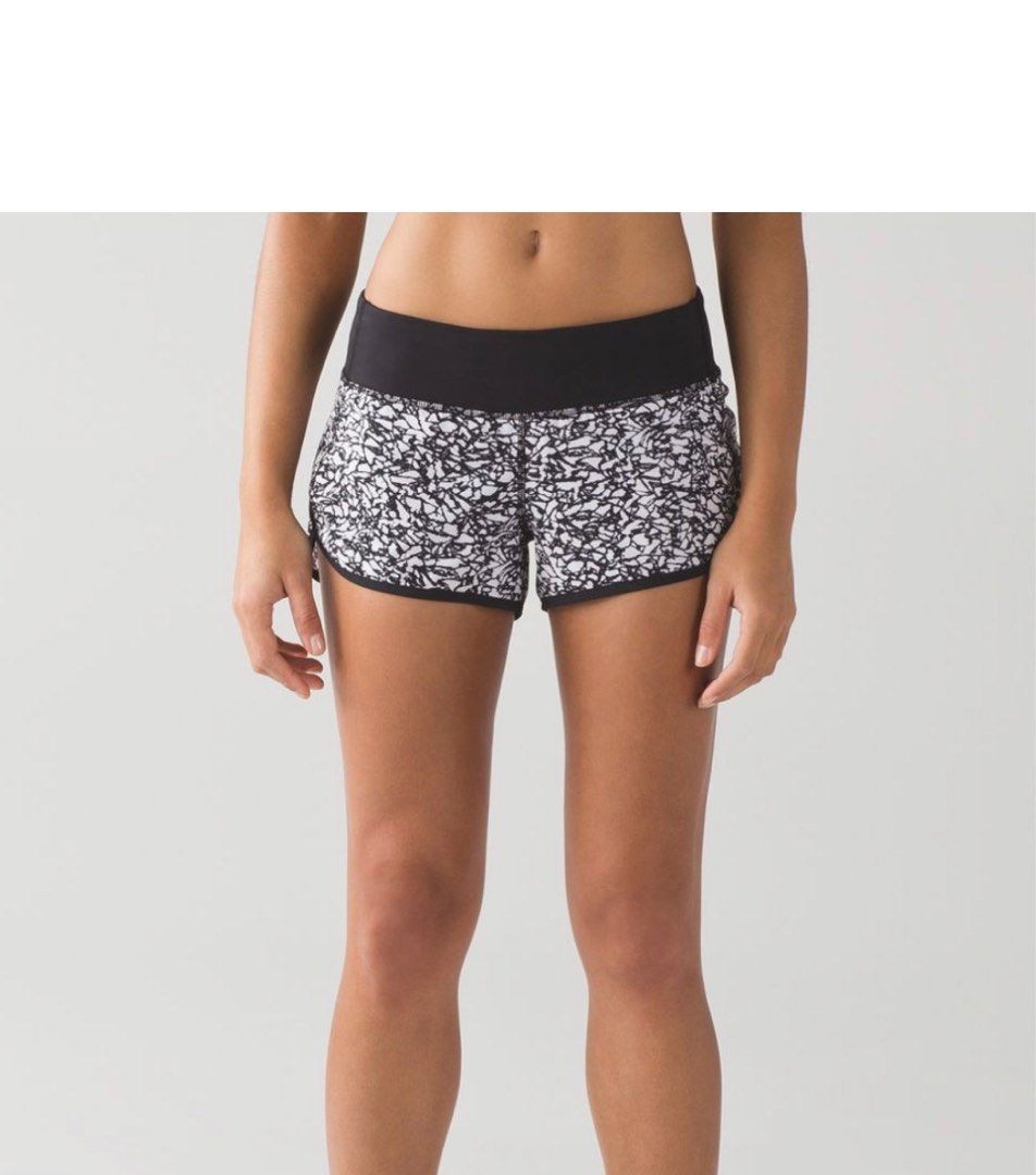 Lululemon black clearance and white shorts