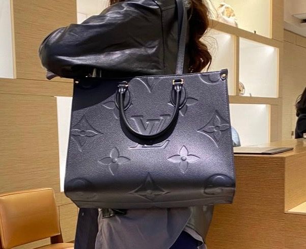 Louis Vuitton On The Go OTG MM Emp Noir Black Tote Bag BNIB, Luxury, Bags &  Wallets on Carousell