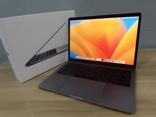 Macbook Pro 2017 with Box, 13 inch, Like new Condition, Core i5, 8GB RAM, 128GB SSD, with all accessories and case