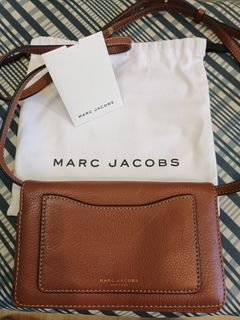 Marc by Marc Jacobs Black Leather Totally Turnlock Percy Crossbody Clutch  Marc by Marc Jacobs | The Luxury Closet