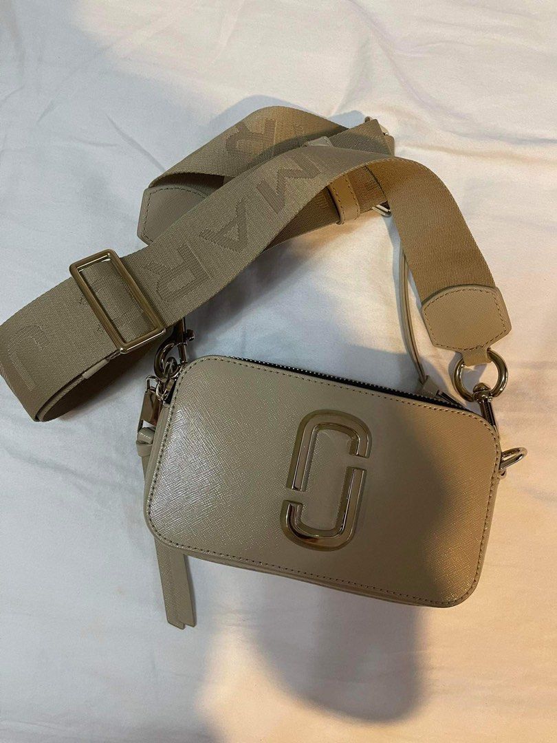 Marc Jacobs Snapshot DTM Khaki, Luxury, Bags & Wallets on Carousell