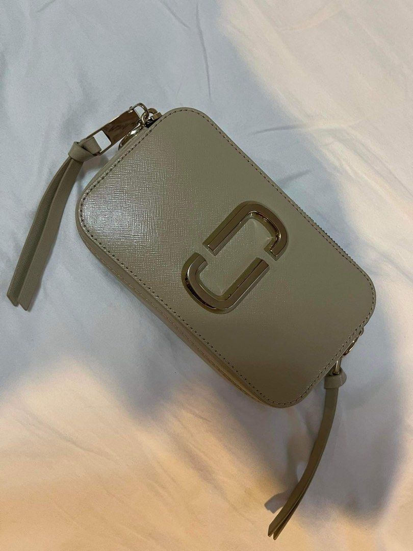 Marc Jacobs Snapshot DTM Khaki, Luxury, Bags & Wallets on Carousell