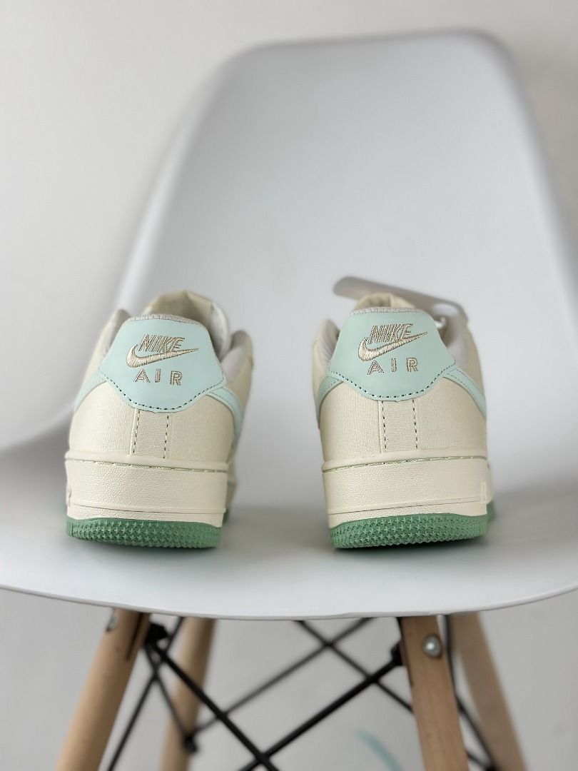 Af1 vandalized green & sale light