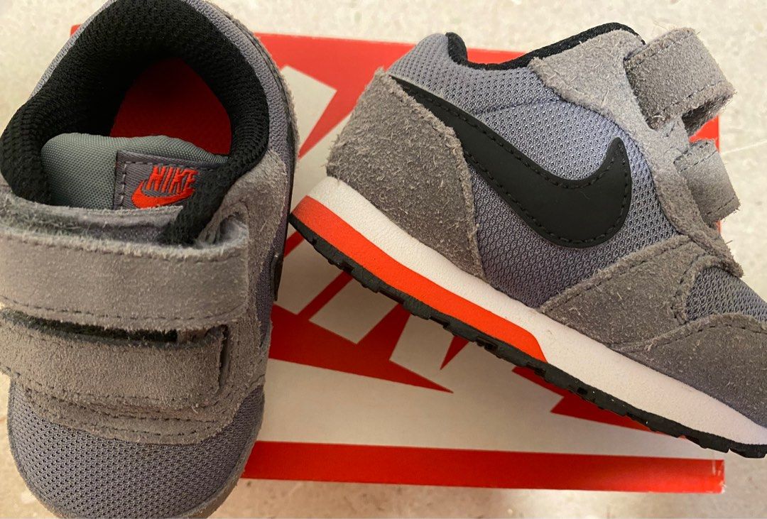 Newborn nikes clearance