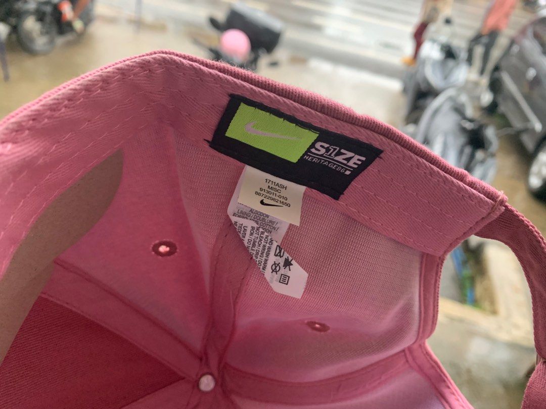 nike side swoosh cap