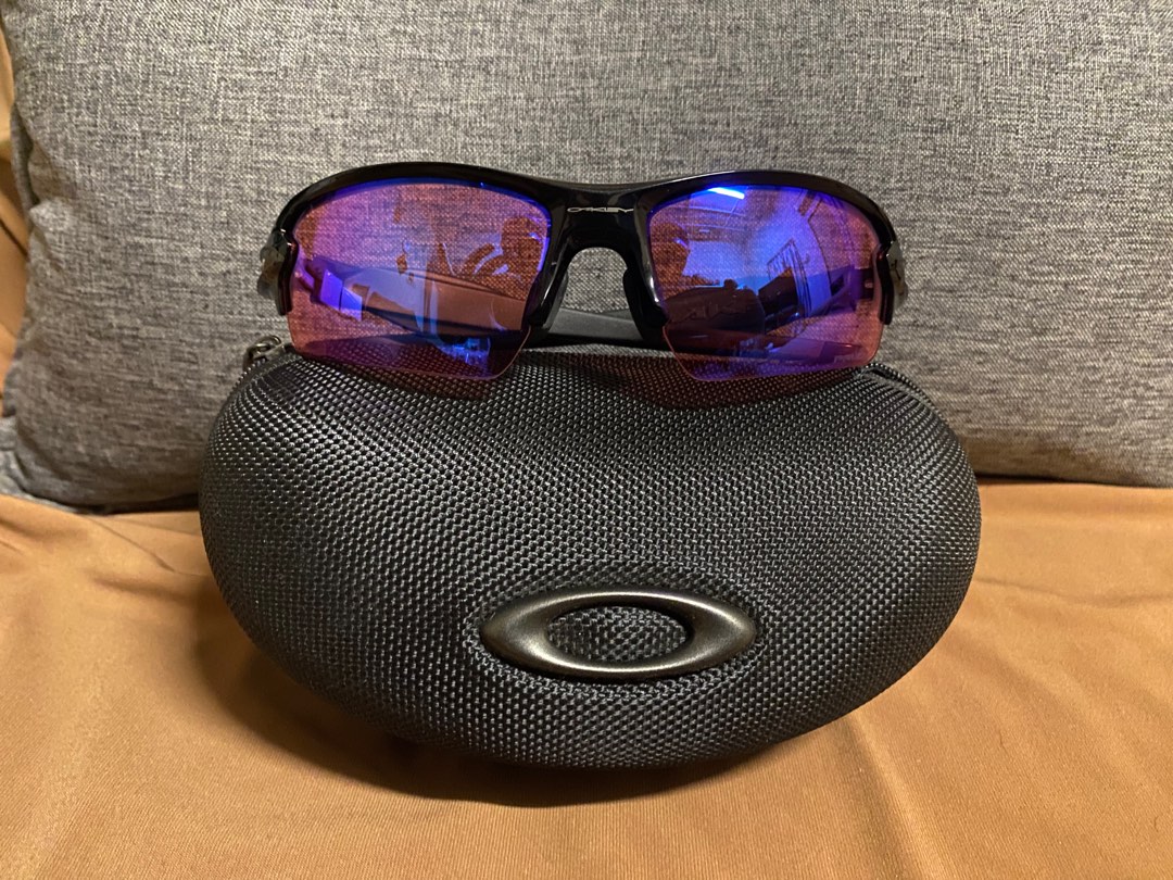 Oakley deals flak trail