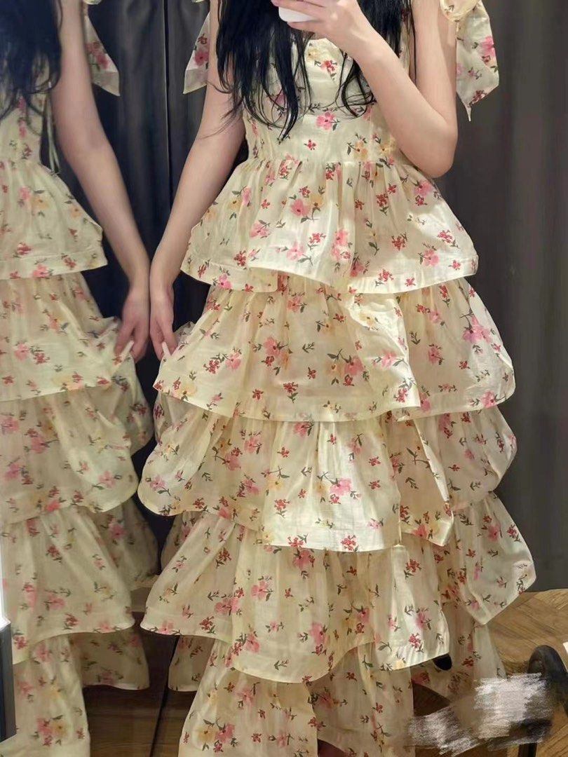 Exaggerated discount frill dress