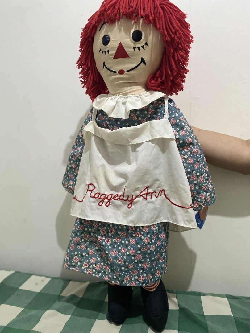 Raggedy Ann (Category: Plushies & Soft Toys) located in Capas. Submitted by titasatticfinds (Listing ID 1245143219, Image 3). Description: Raggedy Ann doll 85th bday edition Like new with some alikabok pero washable sya may tag lang kaya di ko malabhan..