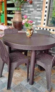 rattan round table and chairs