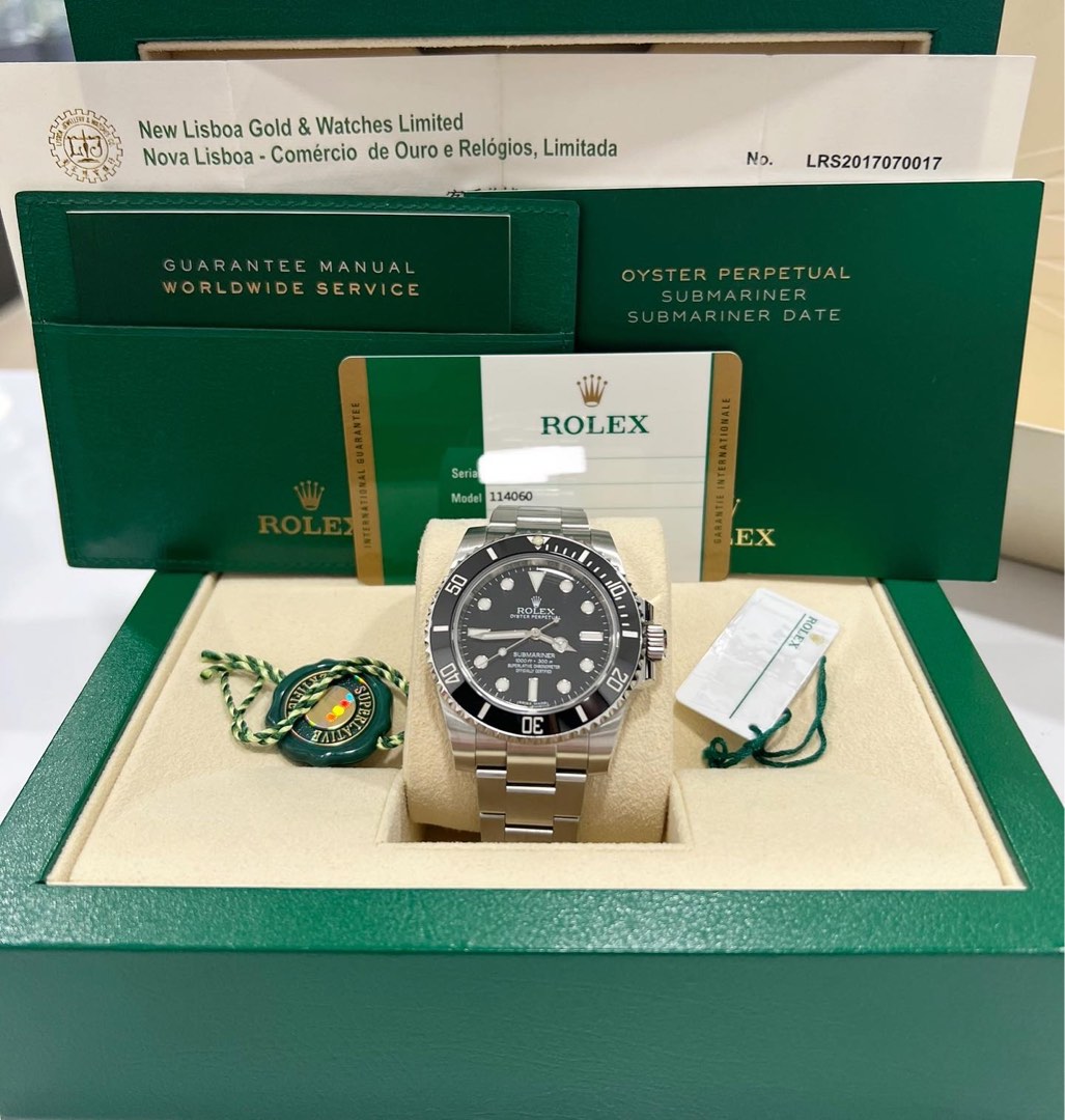 7 DAYS IN A WEEK  WEARING THE ROLEX SUBMARINER DATE 126610 