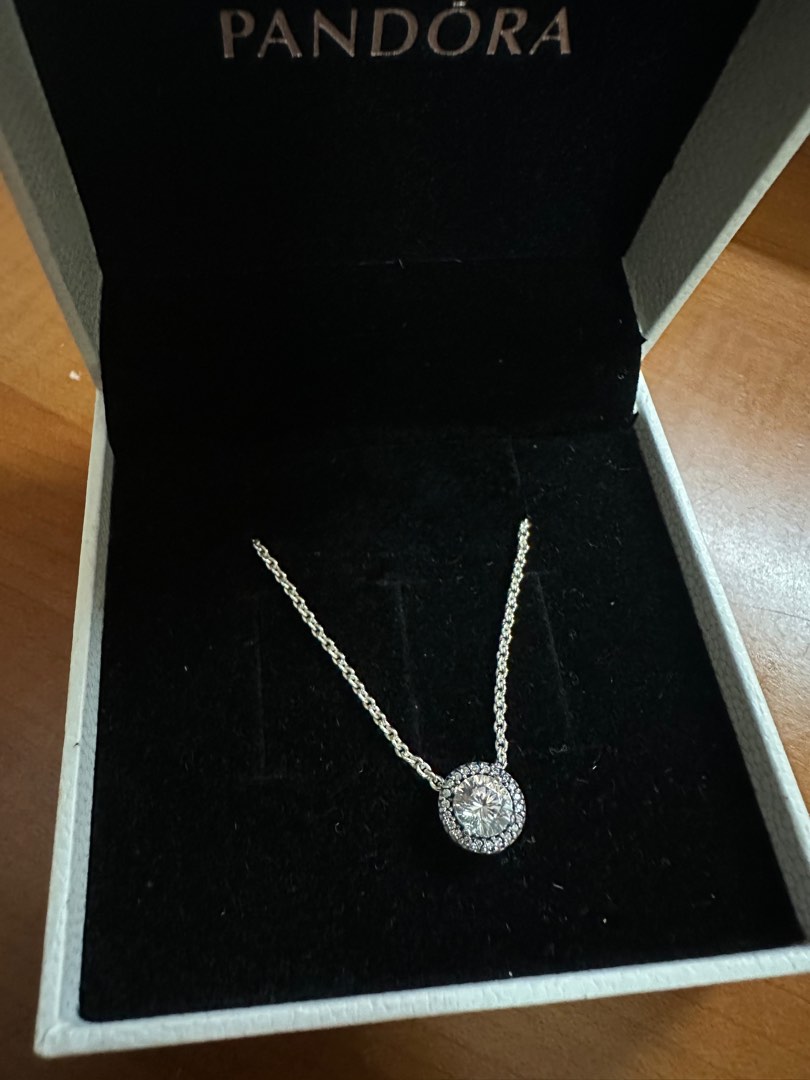 Round sparkle halo necklace store