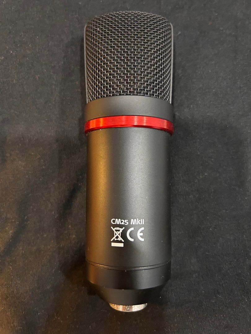 Scarlett Studio CM25 MK2 Condenser Microphone + Scarlett HP60 MK2