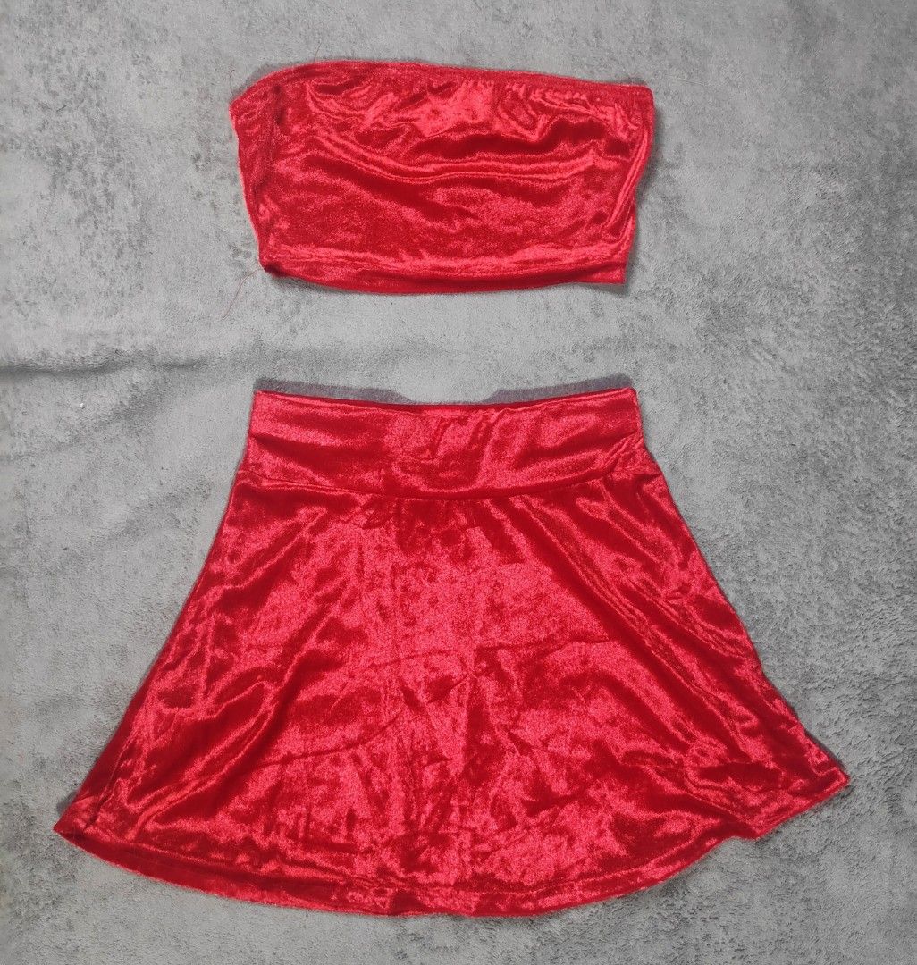 SHEIN Velvet Tube Top & Mini Skirt Set  Tube top and skirt, Top skirt set,  Velvet two piece outfit