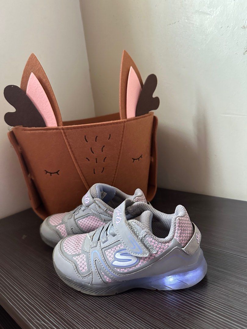 Skechers light up deals shoes size 8
