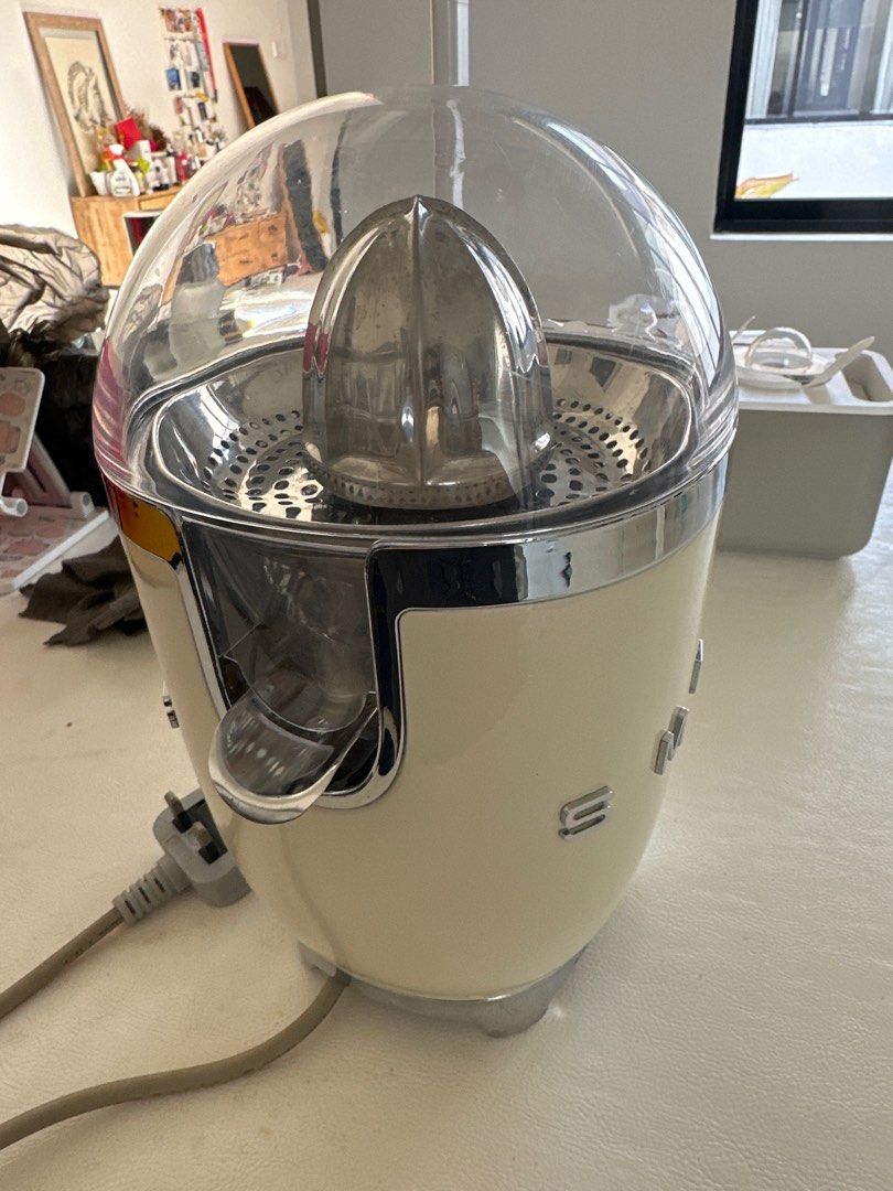 SMEG juicer, TV & Home Appliances, Kitchen Appliances, Juicers