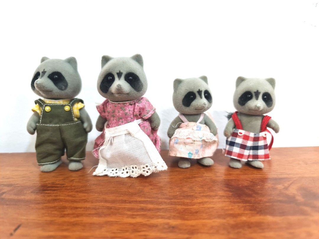 Sylvanian families hot sale raccoon family