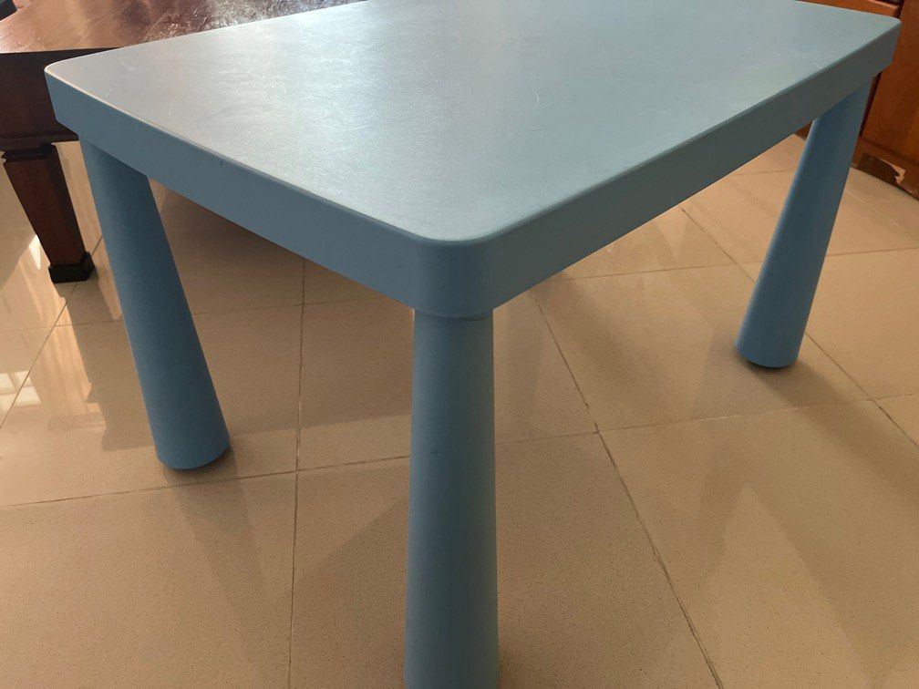 table (Category: Kids' Tables & Chairs) located in Singapore. Submitted by dream.marker (Listing ID 1245072380, Image 3). Description: .