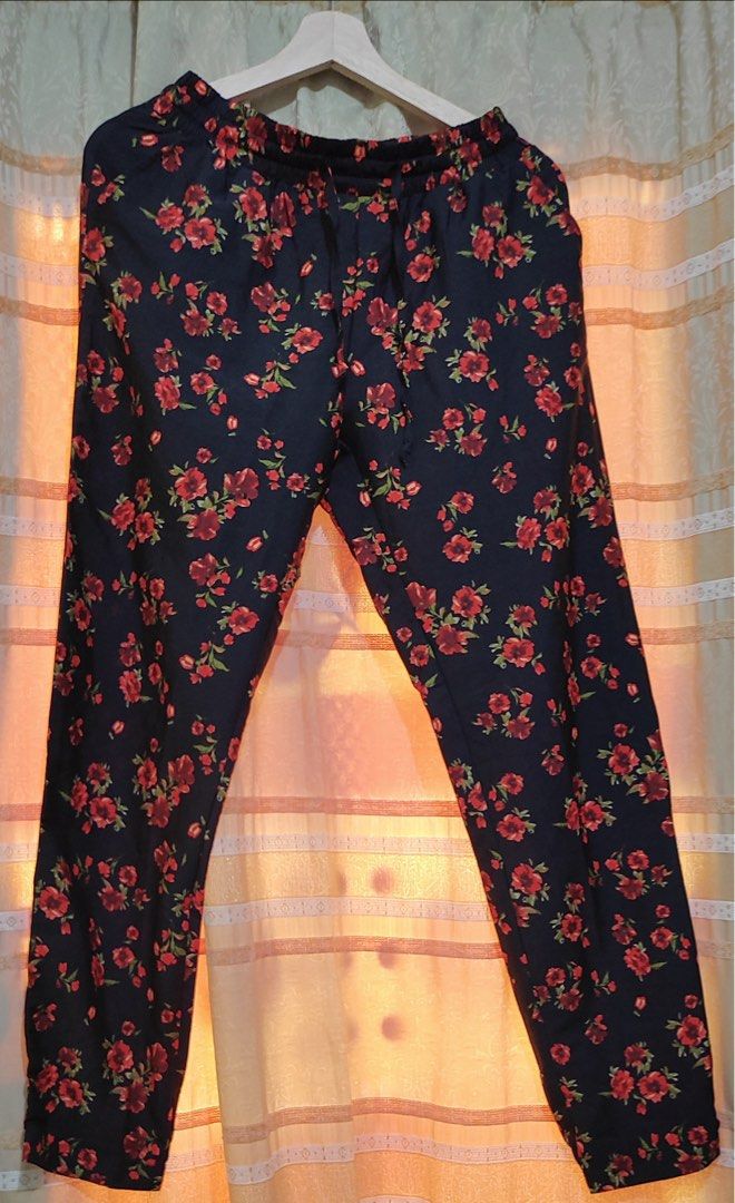 Terranova bottoms (Category: Other Bottoms) located in Bacoor. Submitted by reesedrich07 (Listing ID 1245054372, Image 1). Description: Terranova lightweight floral bottoms Size small Lightly used 300php Add shipping fee.