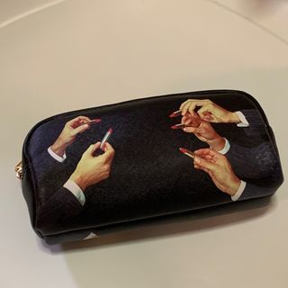 Toiletpaper 經典手持口紅款 化妝包
