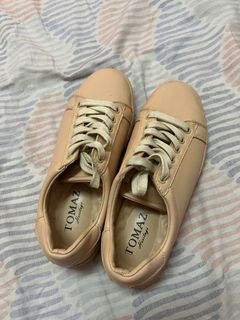 (Category: ) located in . Submitted by mamedwardrobe (Listing ID 1245131623, Image 1). Description: .
