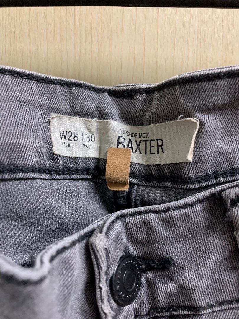 TOPSHOP Relaxed fit Gray Jeans (Category: Jeans) located in Las Pinas. Submitted by nikc12 (Listing ID 1245227678, Image 2). Description: Topshop Baxter relaxed fit gray jeans 28 x 30 Similar fit to Uniqlo women’s M pants 27.