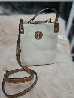 Tory burch T monogram jacquard camera bag 🇺🇸💯, Luxury, Bags & Wallets on  Carousell