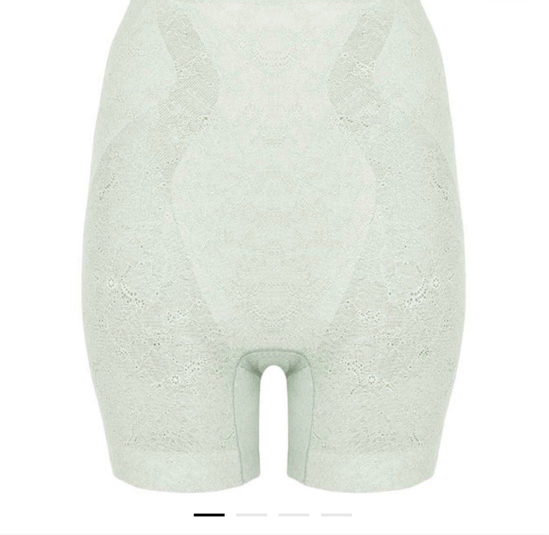 Triumph Smoothing Lace Body Shaper, Women's Fashion, New Undergarments &  Loungewear on Carousell
