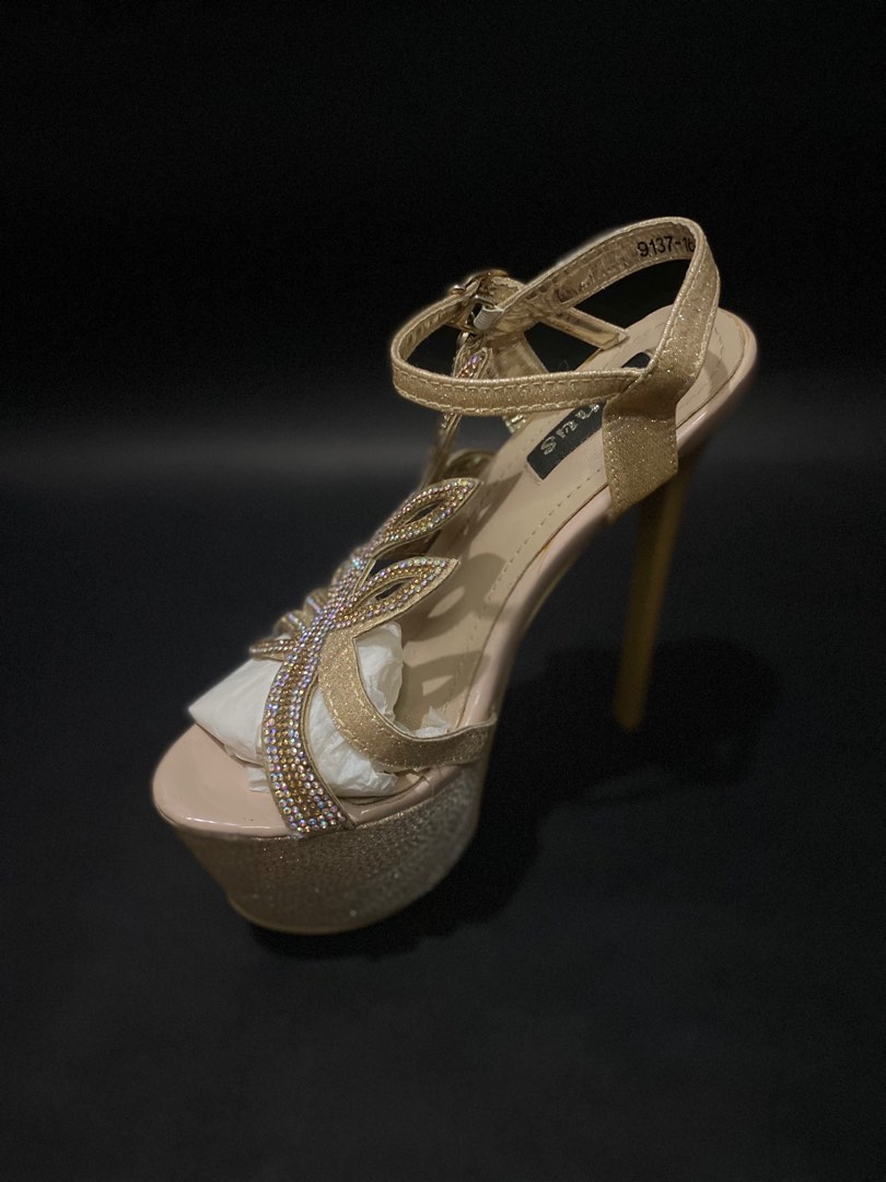 Venus gold heels hot sale