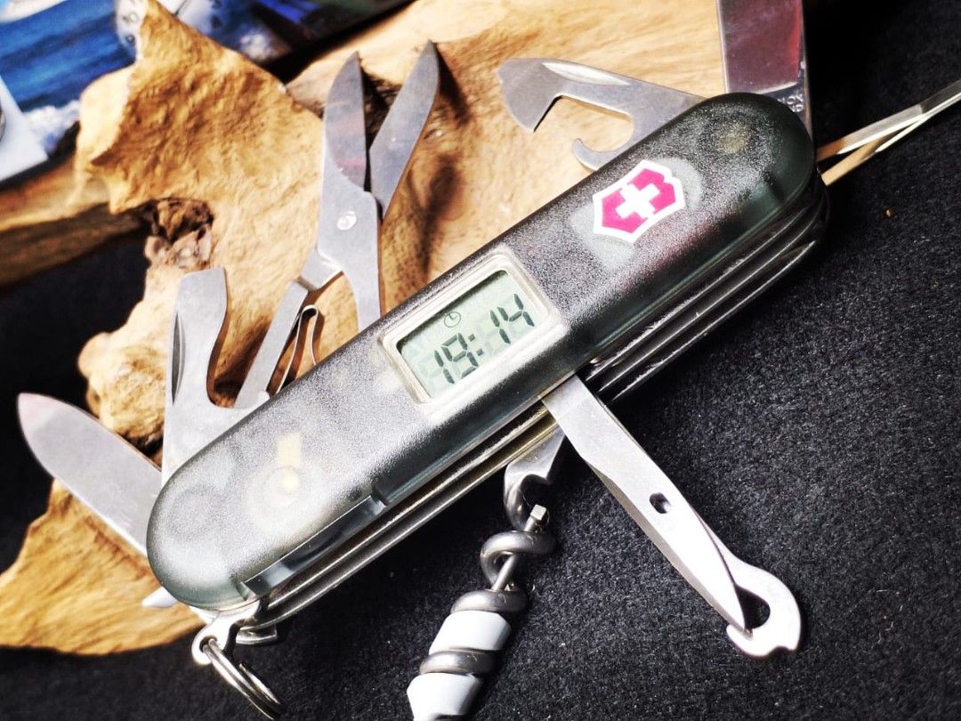 Victorinox voyager smart knife pocket Sports Equipment Hiking