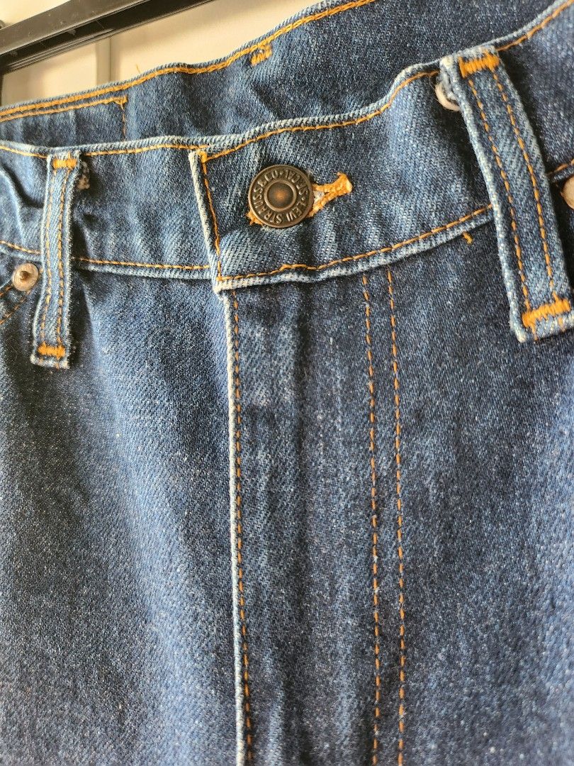 Vintage Levi's 505 jeans (Category: Jeans) located in Quezon City. Submitted by six_half (Listing ID 1245091244, Image 3). Description: Authentic vintage Levi's 505 jeans W27 on tag fits 24-25" waist based on tape Altered length No flaws Excellent vintage condition.